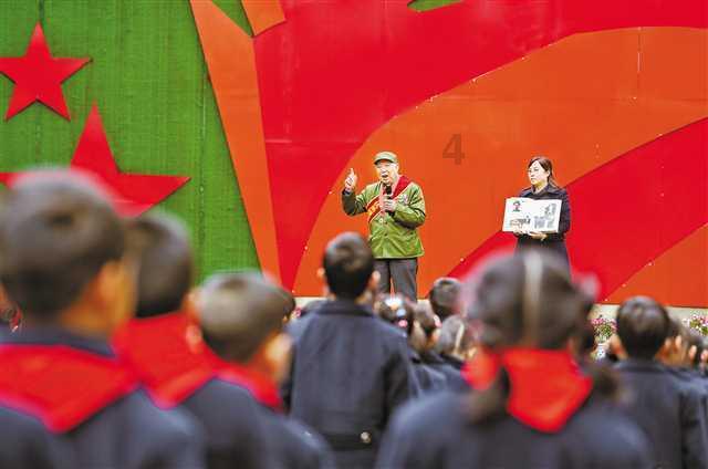 白色吊带套装，视觉感官的盛宴